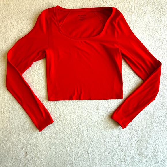 Athleta Crop Top Red Size M Bodycon Scoop Neck Long Sleeve - Picture 2 of 11